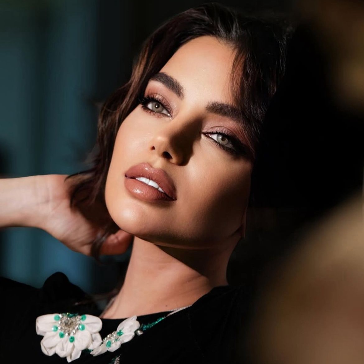 جنى روحانا في زيارة صالون عائشة ماجيك