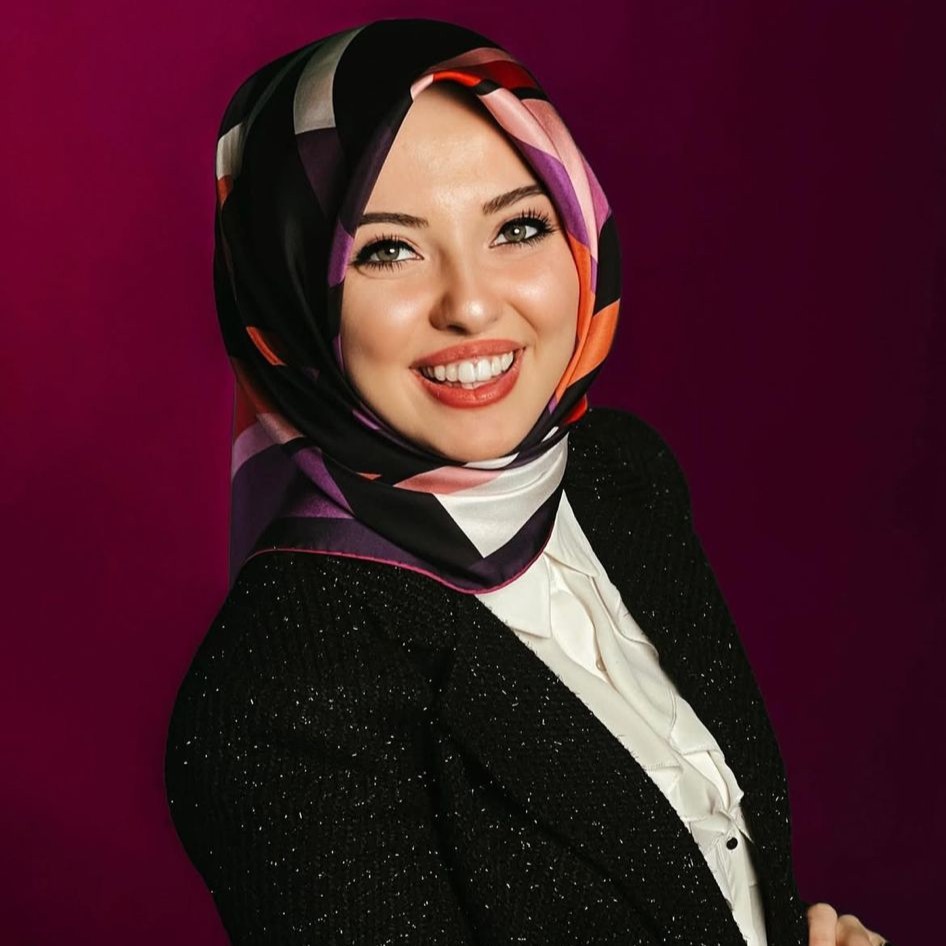 حمراء التركيه في زيارة صالون عائشة ماجيك