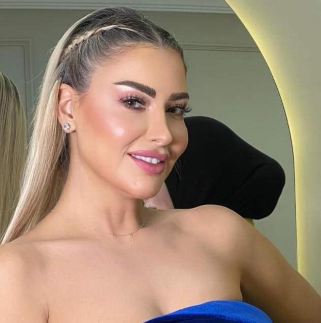 كرستينا صواي في زيارة صالون عائشة ماجيك