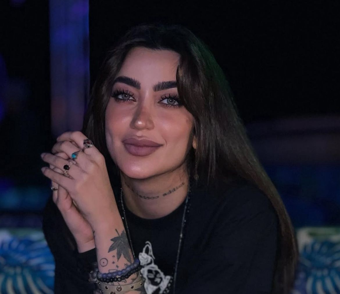 لما شريف في زيارة صالون عائشة ماجيك